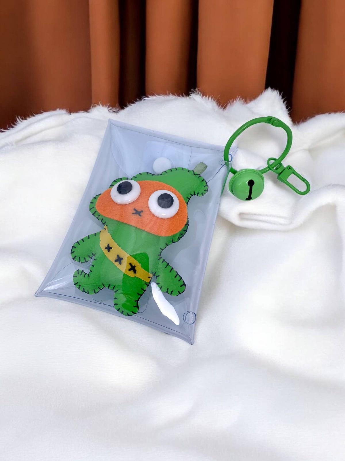Porte-clé peluche avec clochette JSG47