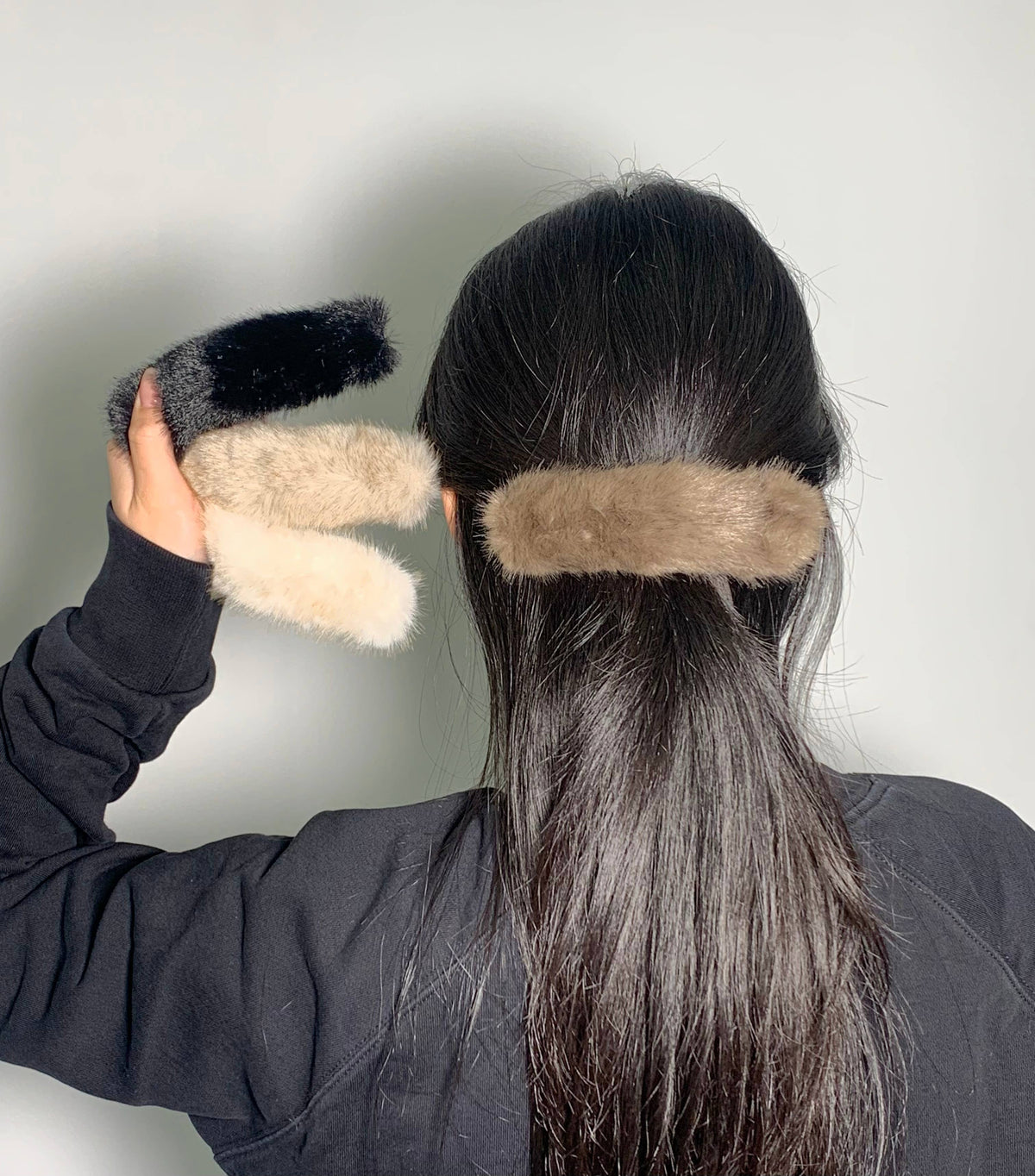 Pince à cheveux en fausse fourrure ZE06