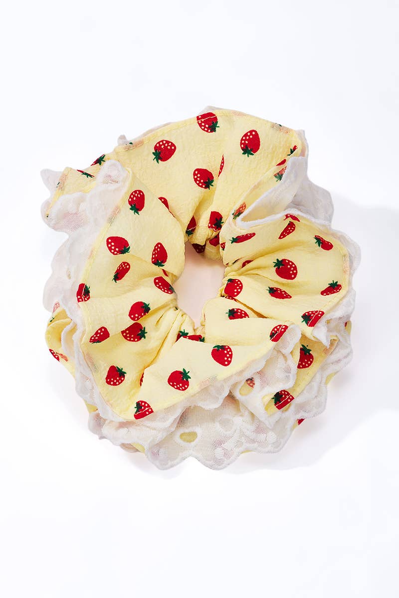 Chouchou tissu motif fraises avec dentelle 15cm FQ200XQ