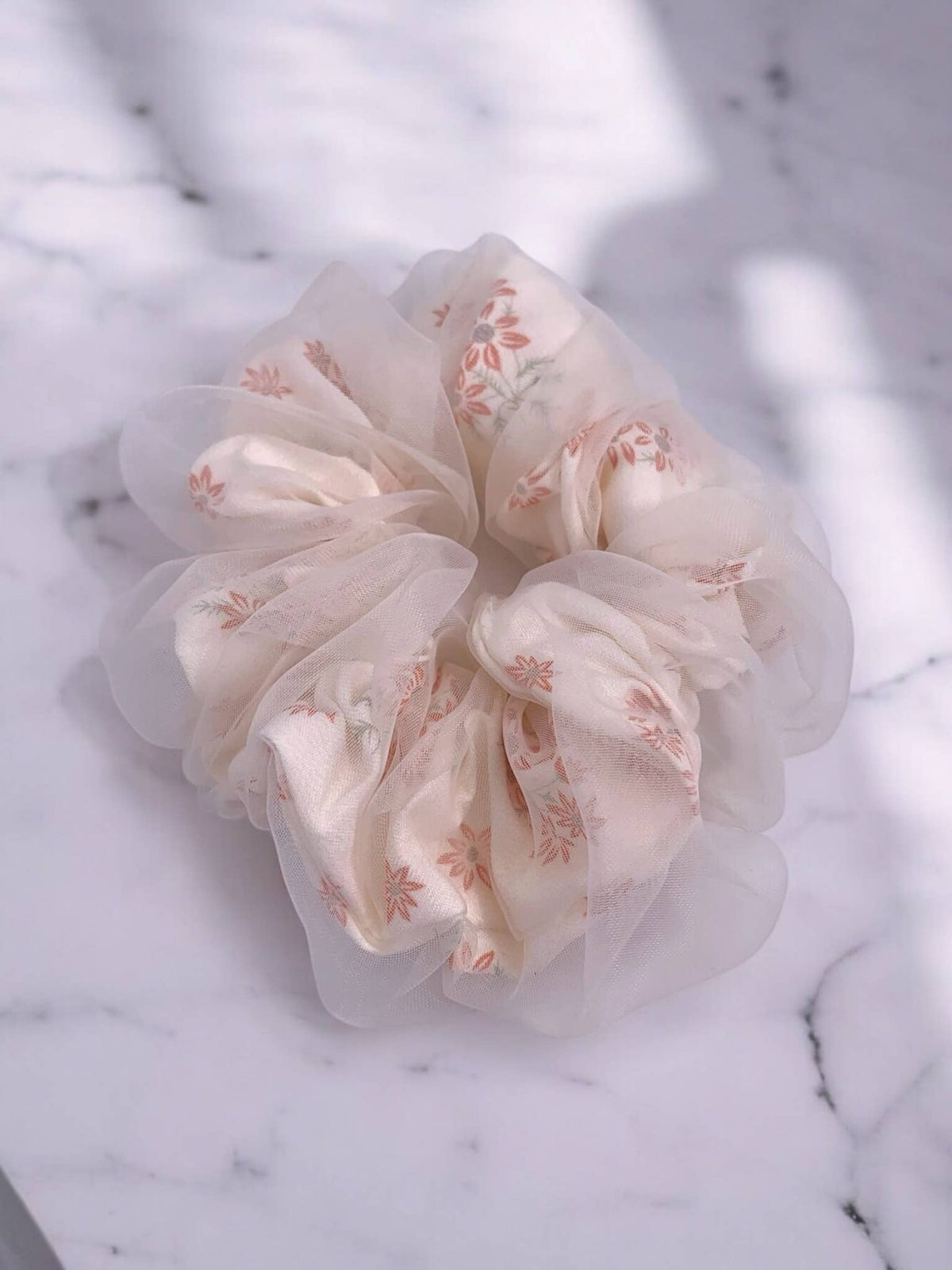 FQ24M Floral scrunchie