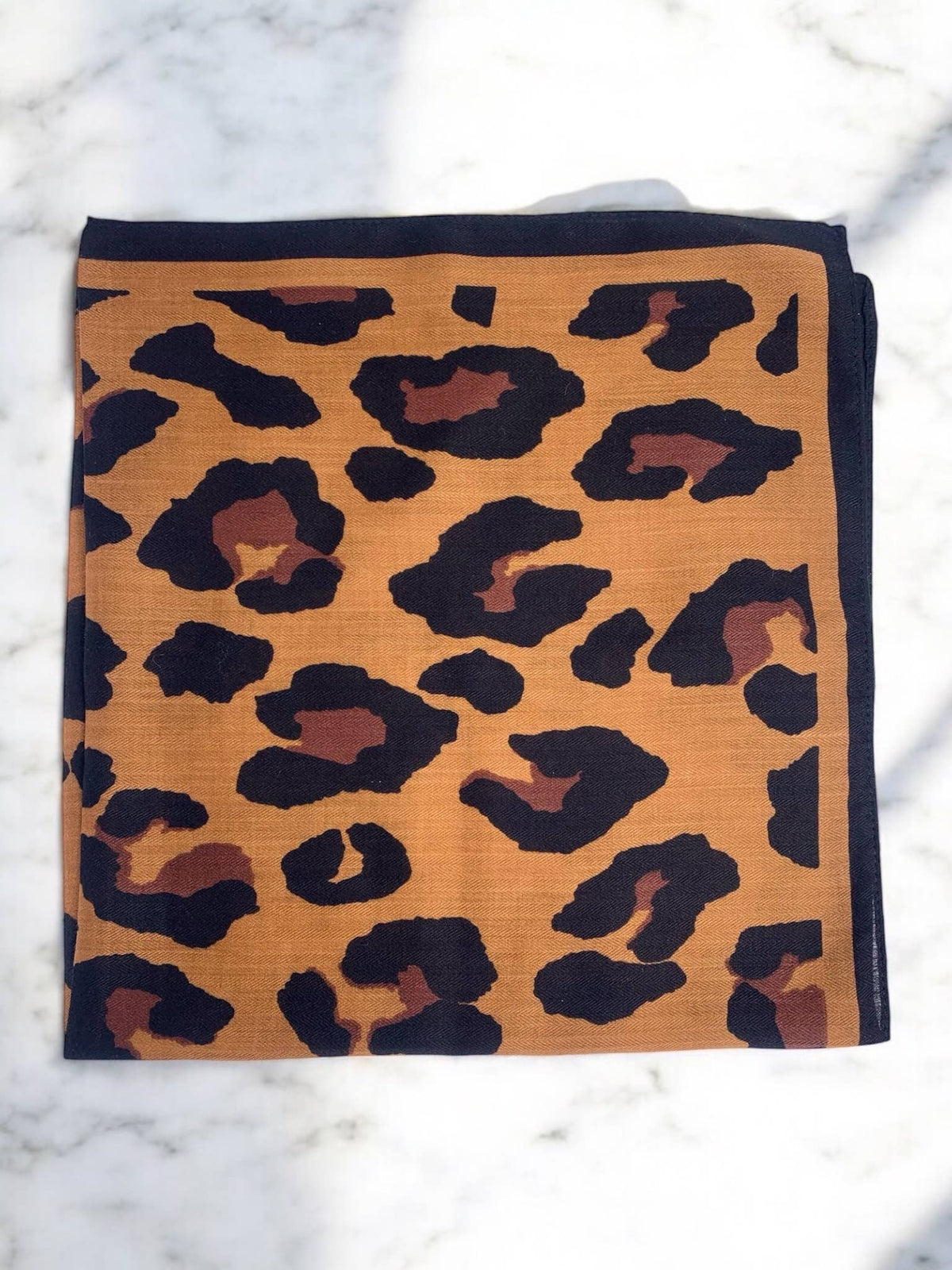 Foulard carré léopard FL07