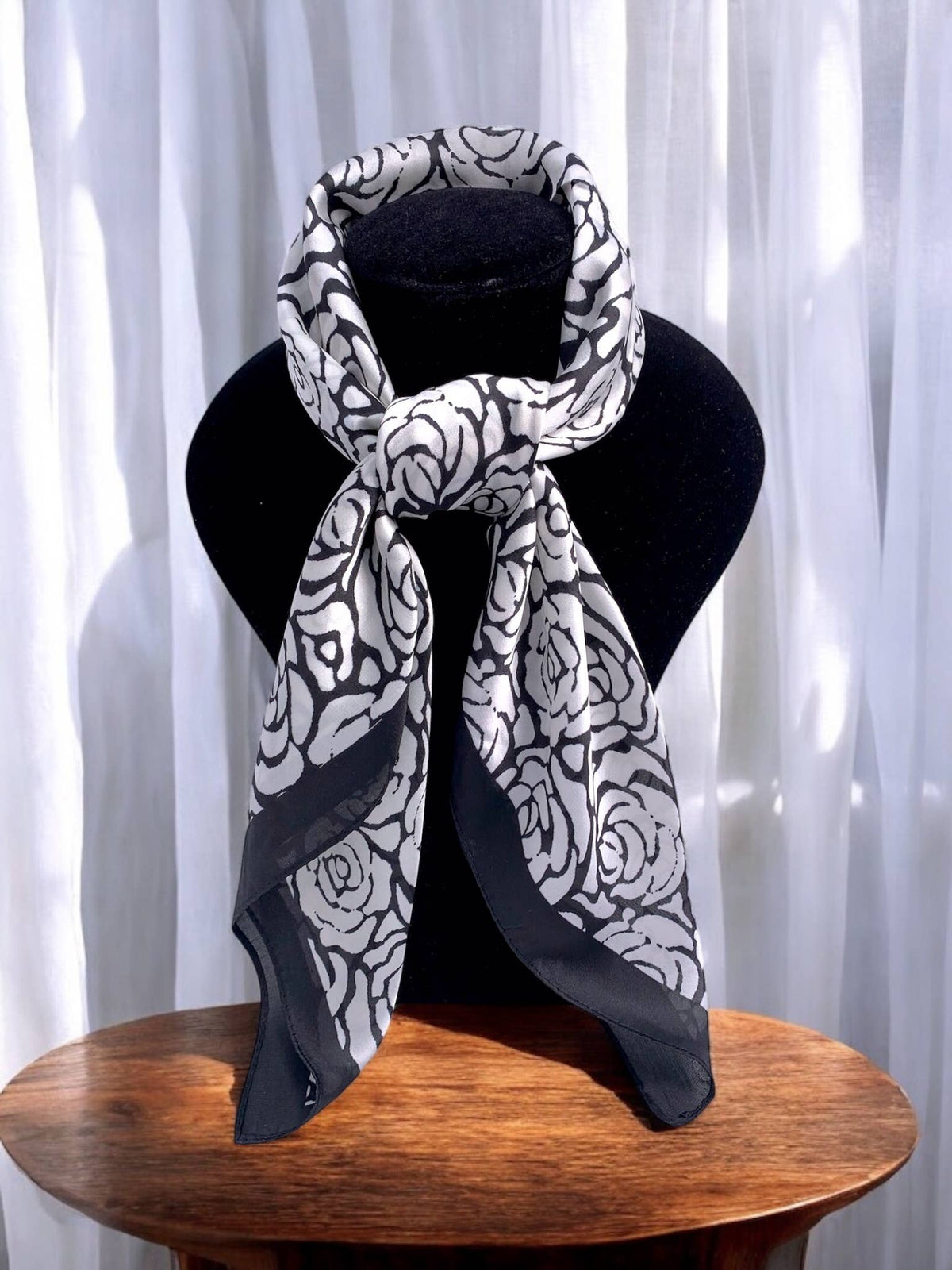 Foulard à motif 68x68cm FL15