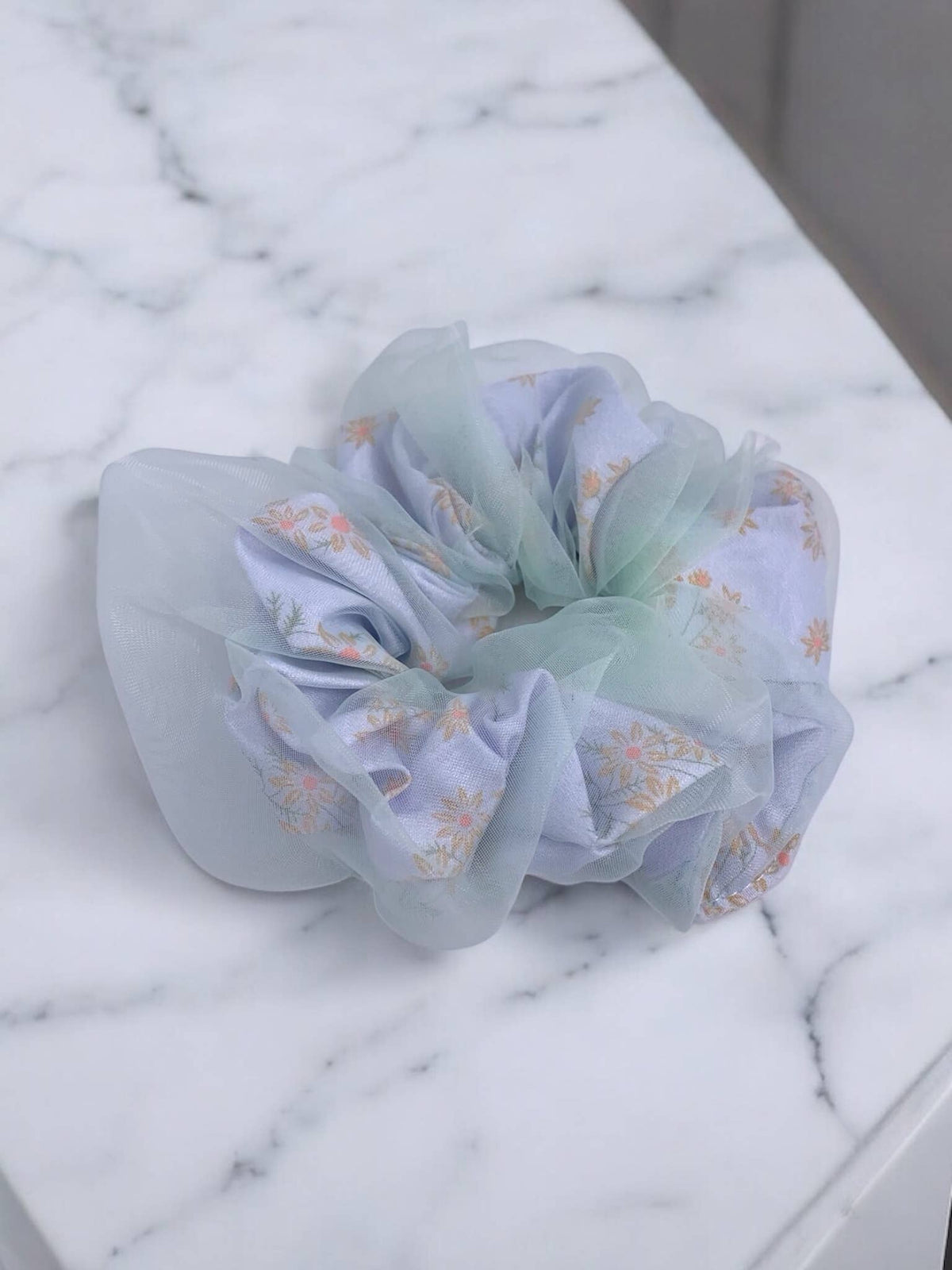 FQ24M Floral scrunchie
