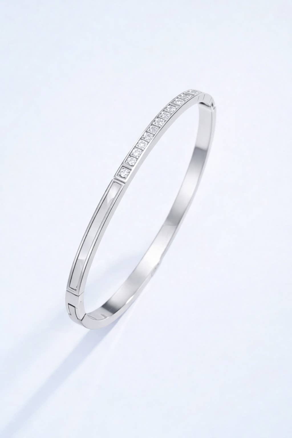 Bracelets jonc strassé et nacré en acier inoxydable 324AQ30