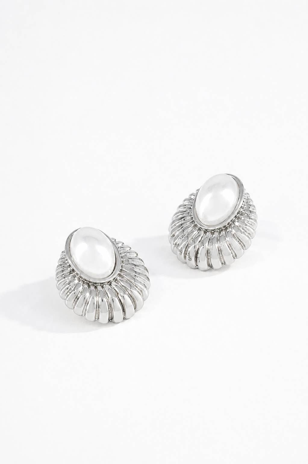 Boucles d’oreilles coquillage à perle en acier 124AQ316