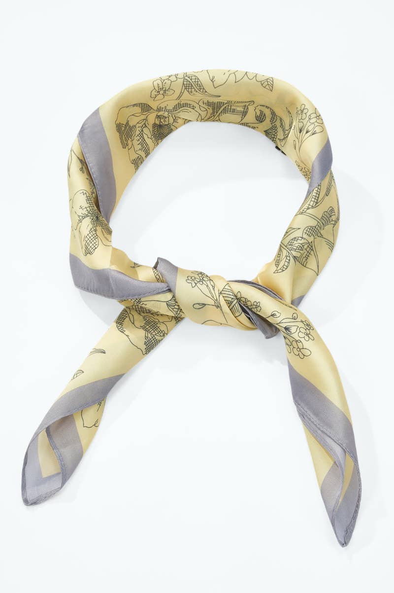 Patterned scarf 70 x 70 cm FL53