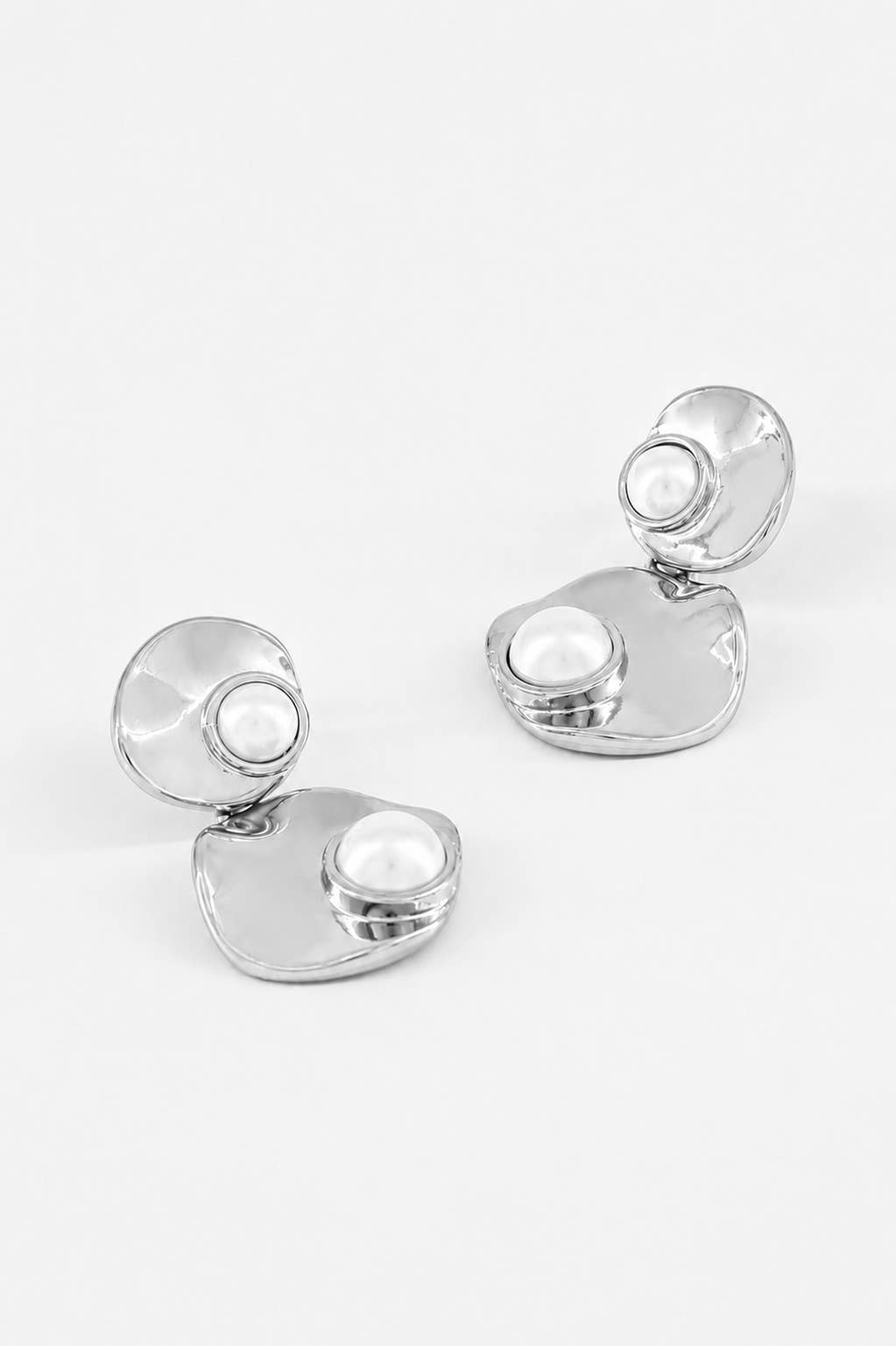 Boucles d’oreilles martelées à perles en acier 124AQ324