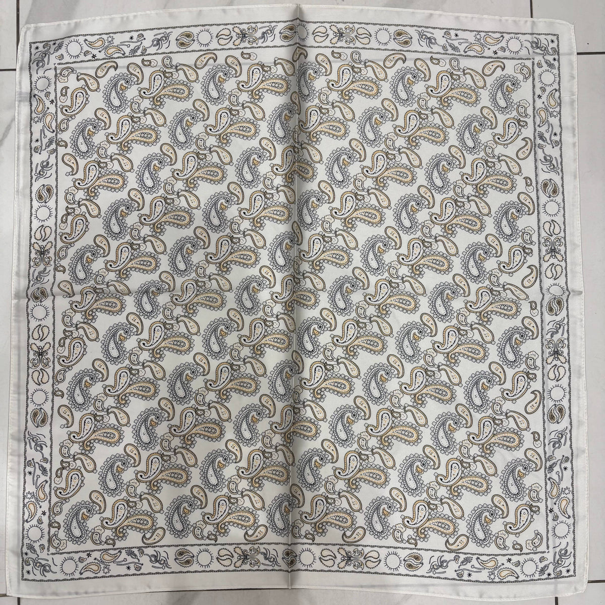 Printed scarf 70x70 cm FL36