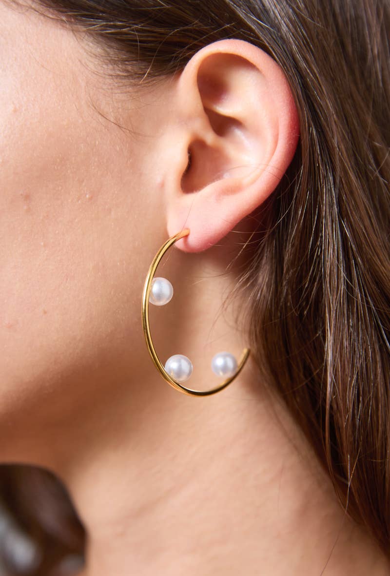 Boucles d'oreilles demi créoles en acier avec perles 124YC39