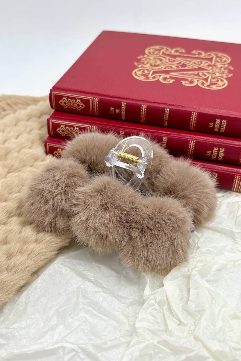 Faux fur hair clip YH206YJ