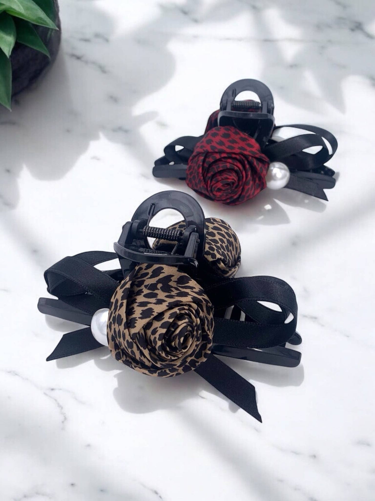 Hair clip with flowers and pearl ST10