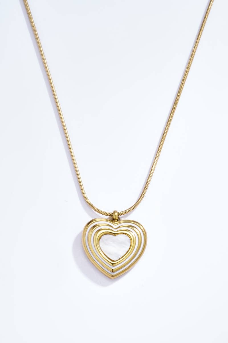 Dainty necklace with pearlescent heart in stainless steel 224DY21