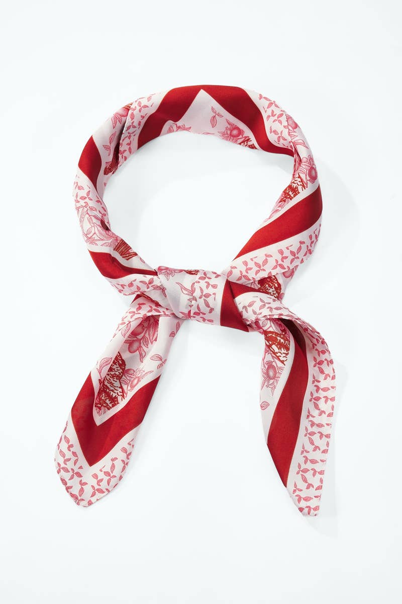 Patterned scarf 70 x 70 cm FL50