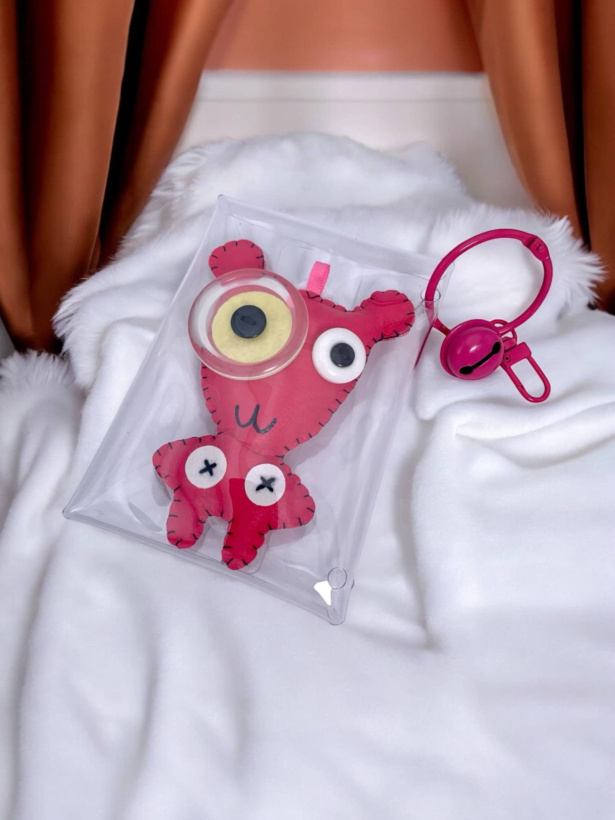 Porte-clé peluche avec clochette JSG11