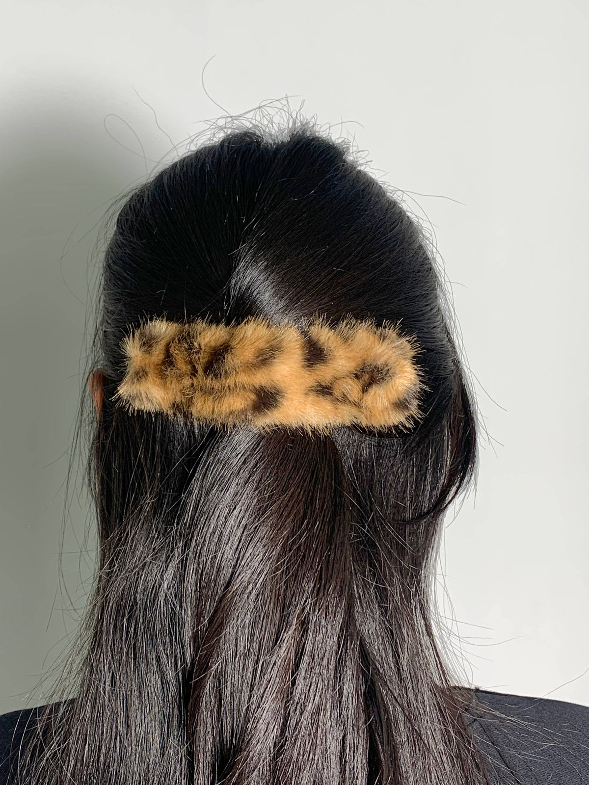 Pince à cheveux léopard en fausse fourrure ZE05