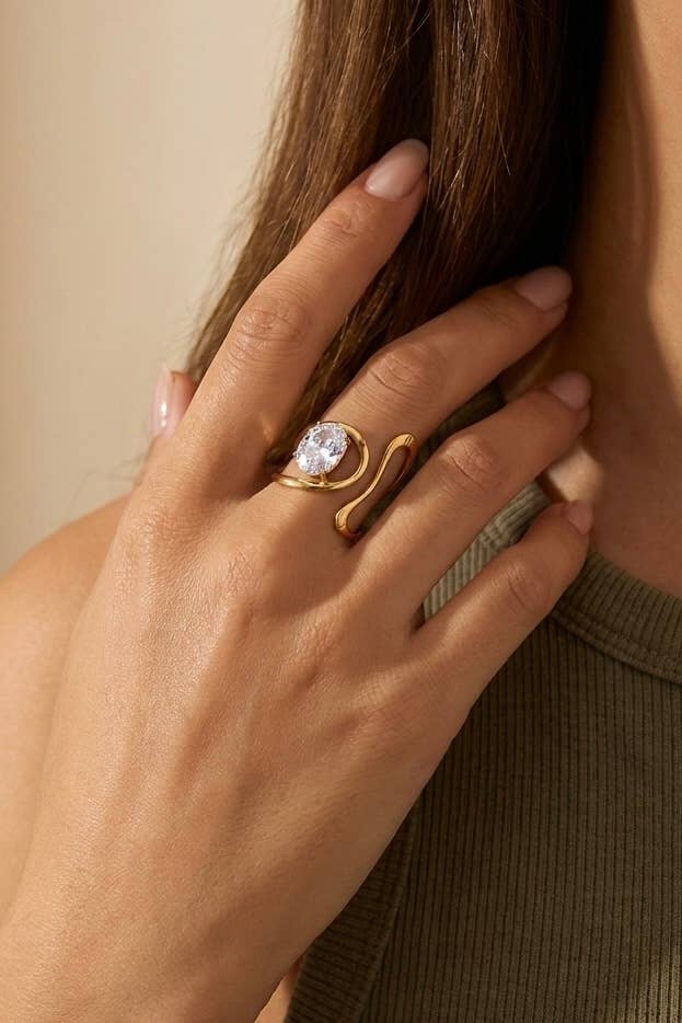 Bague solitaire entrelacé en acier inoxydable 424AQ335