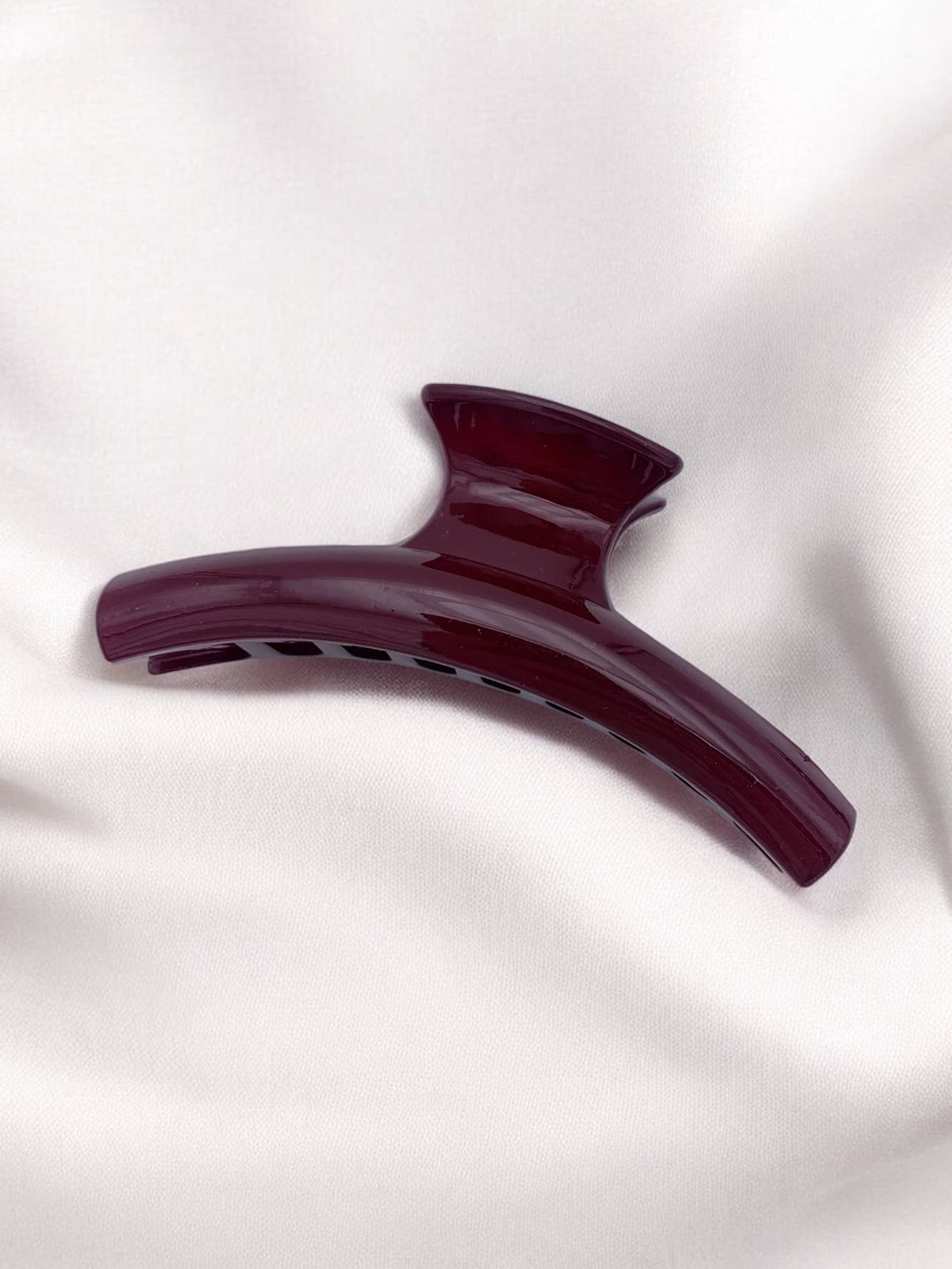 Pince à cheveux vernie QG02