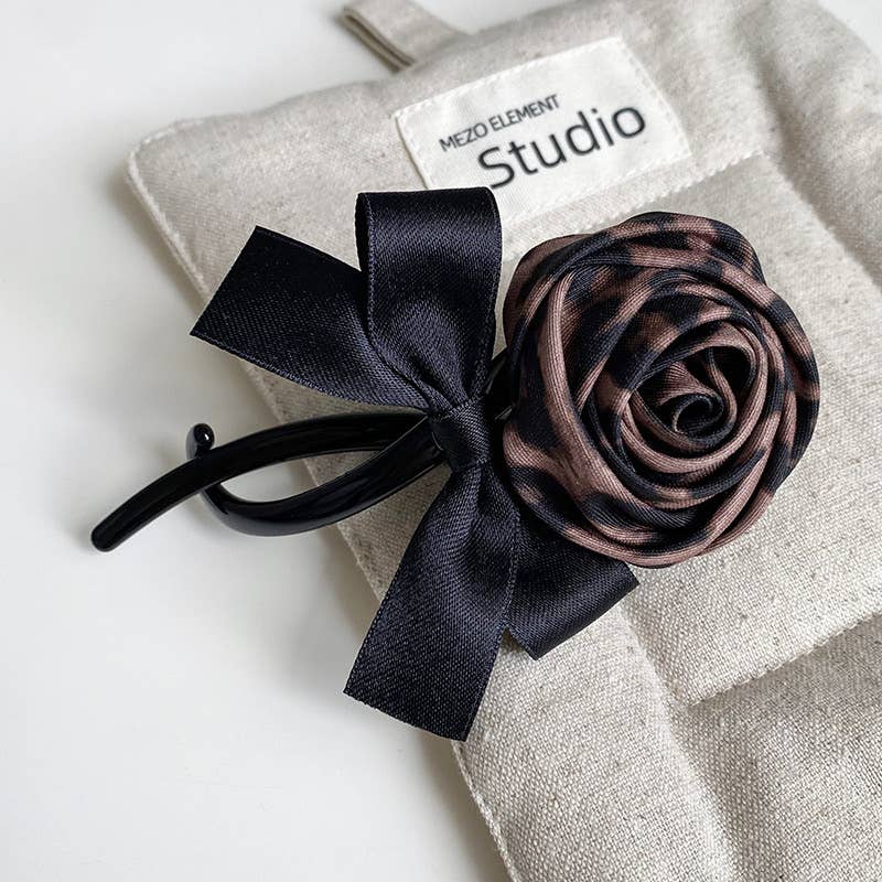 Scrunchie with flowers and bow ST8