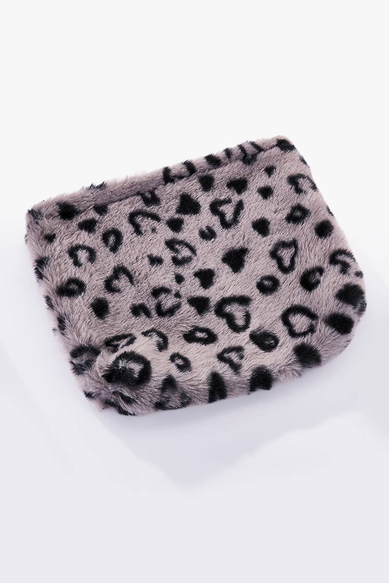Leopard print faux fur pouch CY227JH