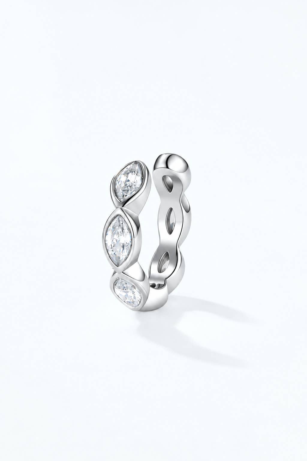 Earcuff serti zircons marquises en acier inoxydable 124AQ831