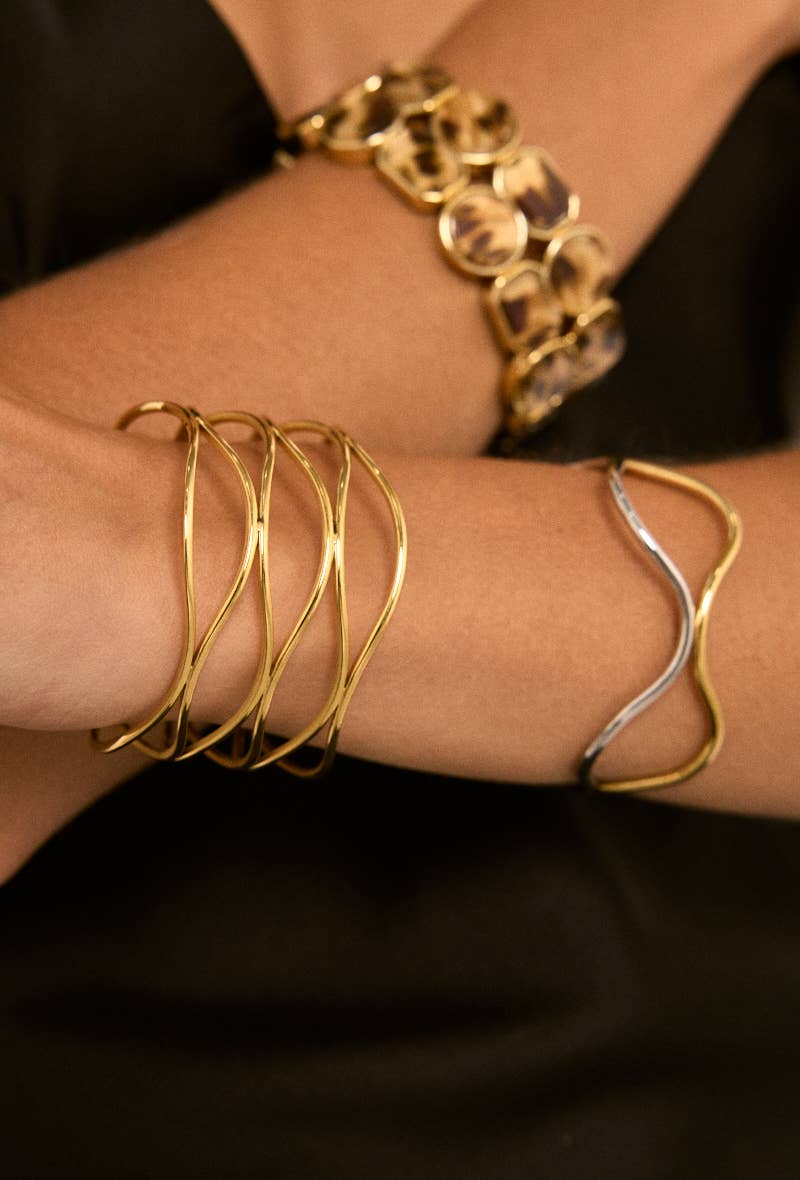 Stainless steel bangle bracelet 324AQ301