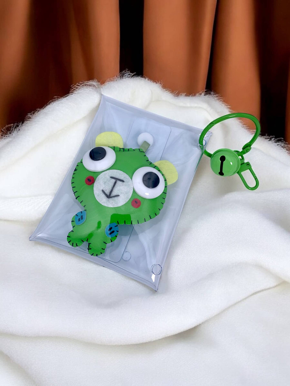 Plush keychain with bell JSG42