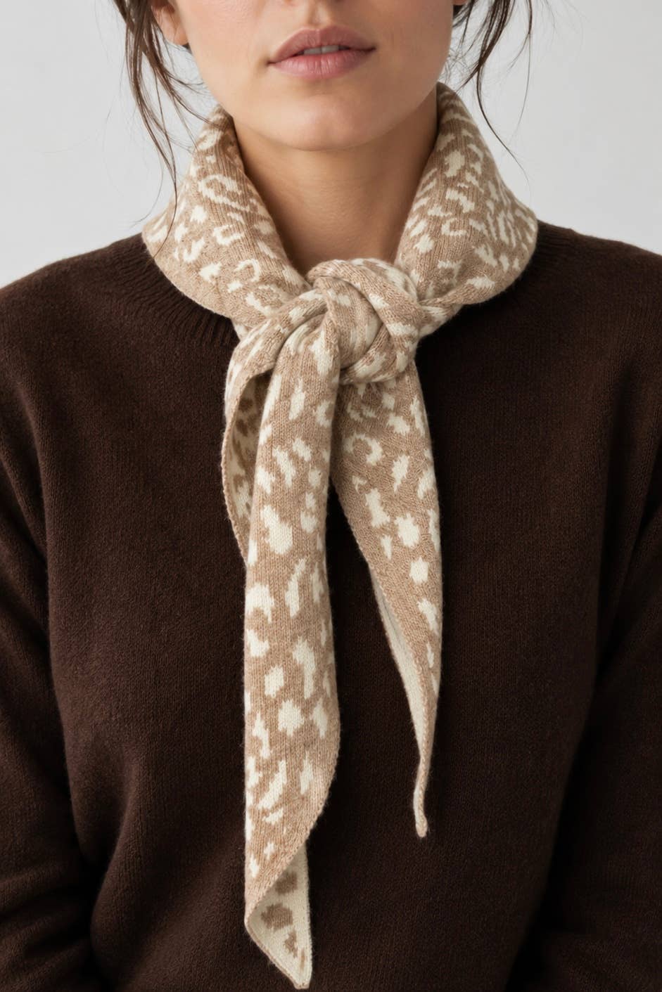 Leopard print triangle scarf FL611DF