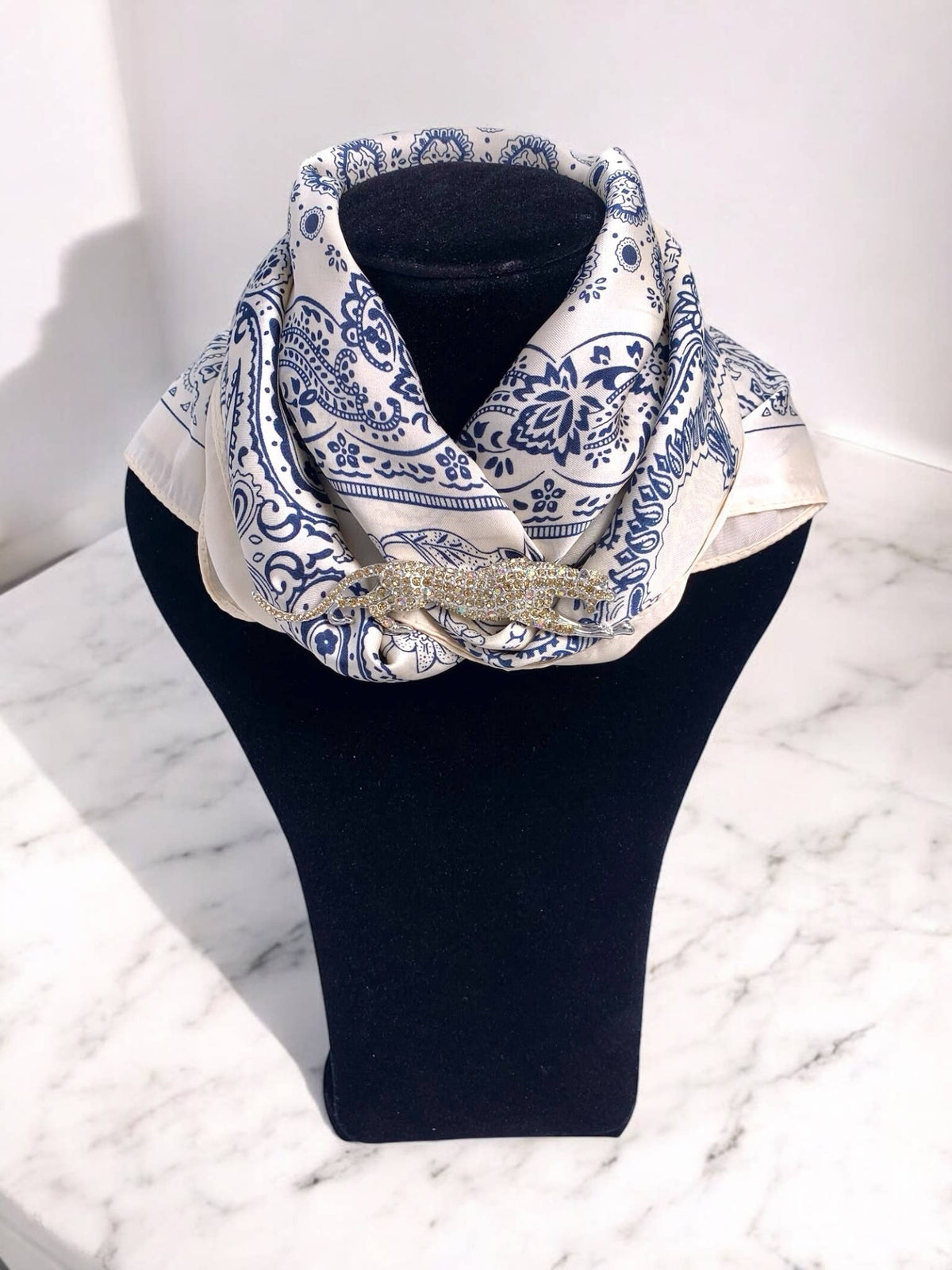 Foulard carré de satin FL11