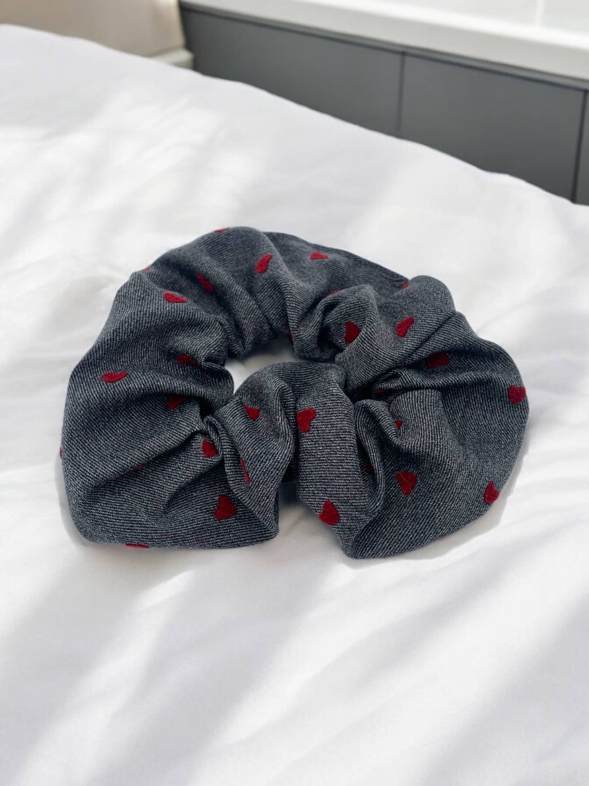 XH01 patterned scrunchie