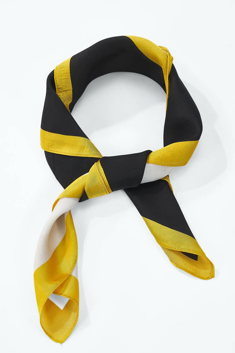 Patterned scarf 70 x 70 cm FL61