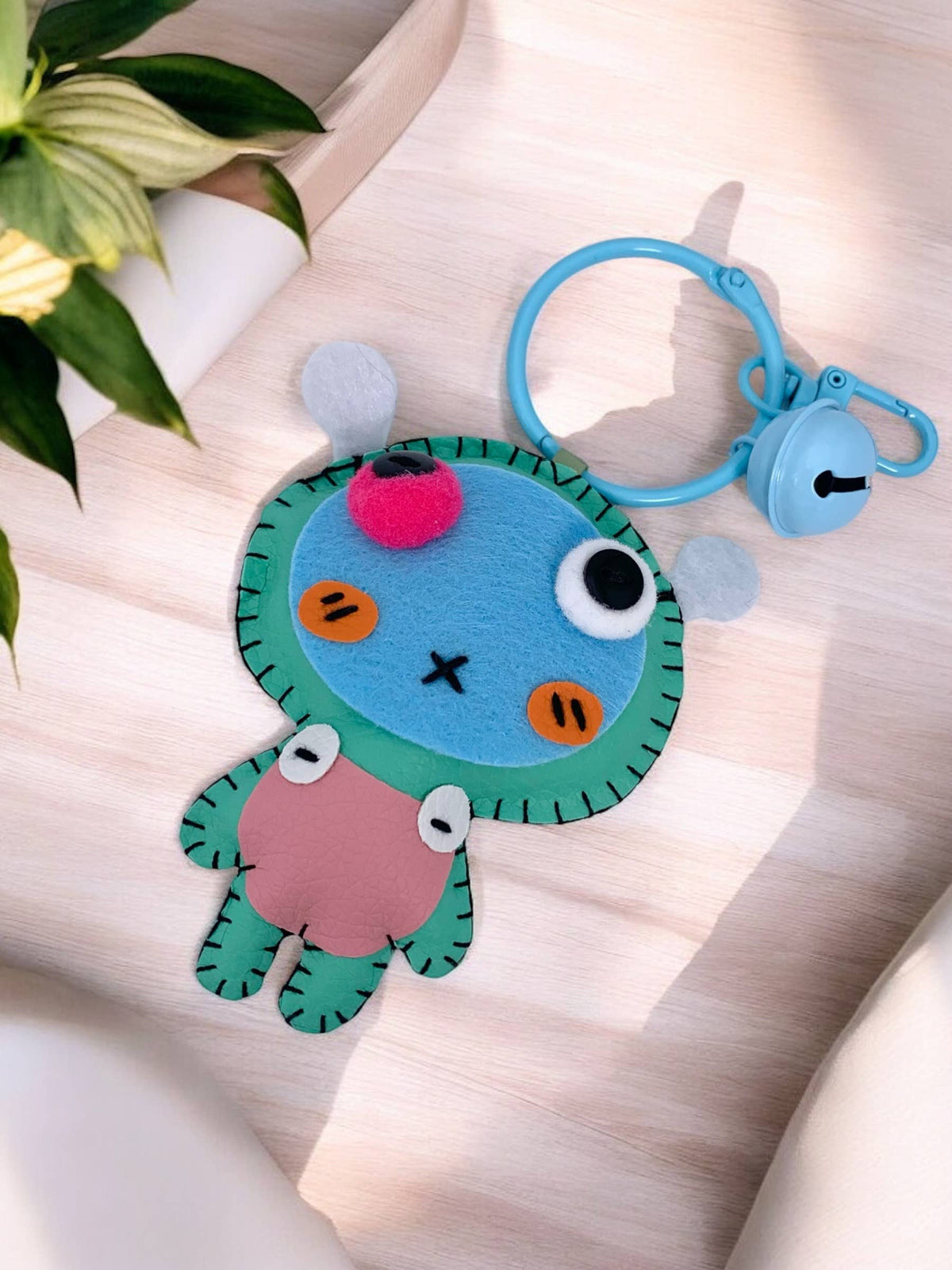 Porte-clé peluche avec clochette JSG36