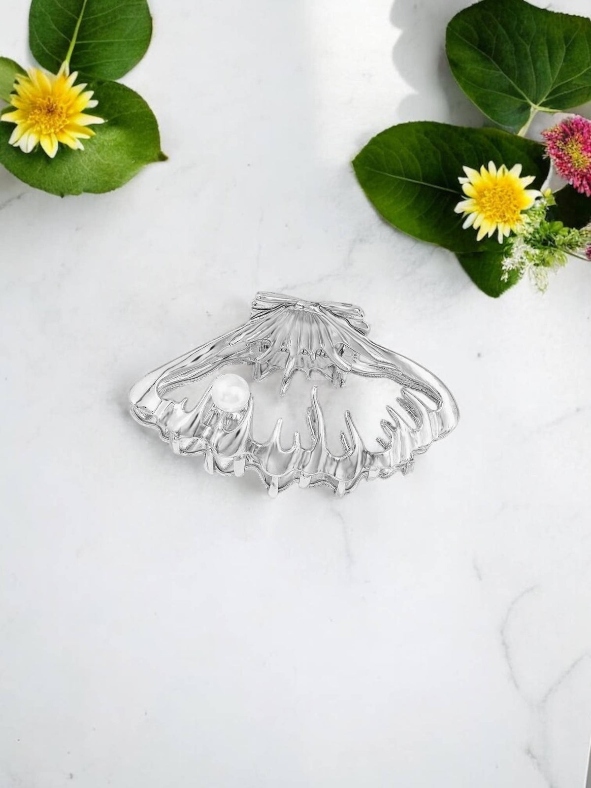 ZE21 Seashell and Pearl Metal Hair Clip