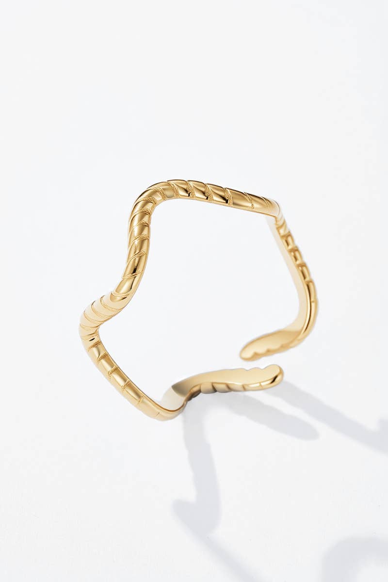 Stainless steel textured wave ring 424CA49