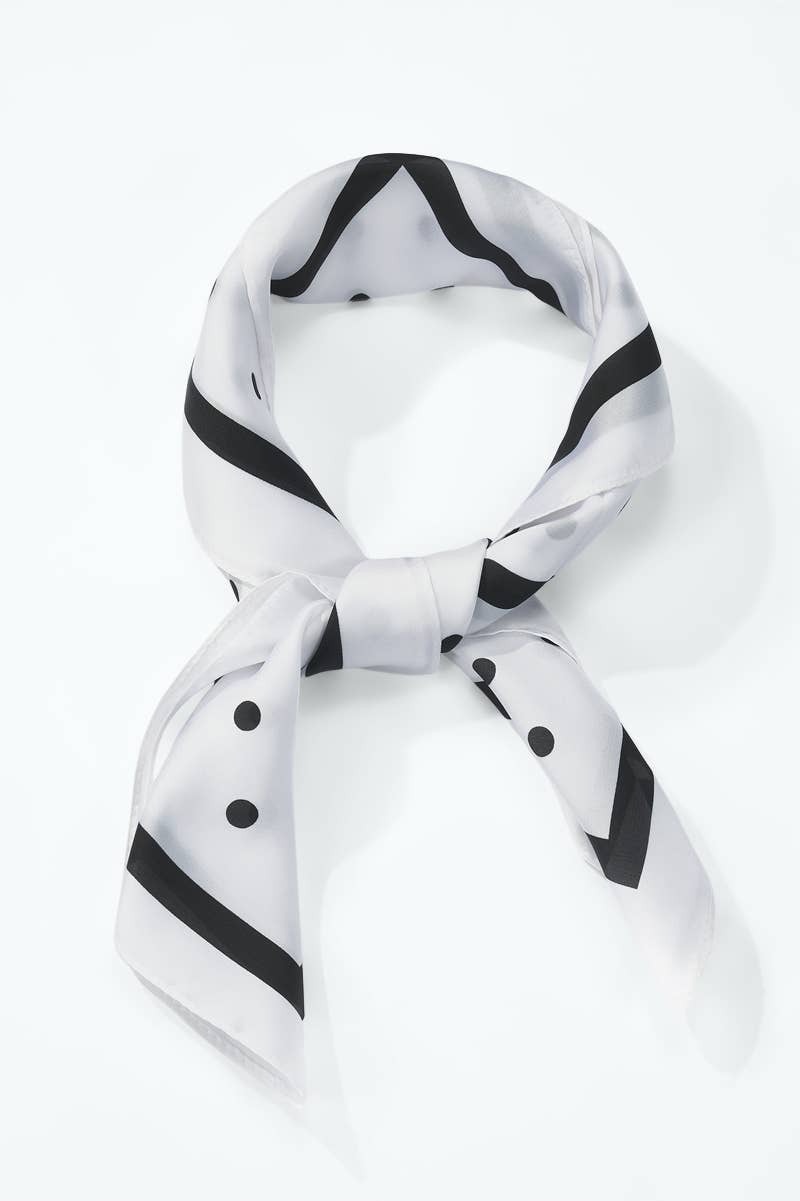 Patterned scarf 70 x 70 cm FL56