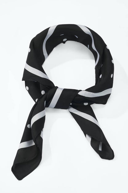 Patterned scarf 70 x 70 cm FL56