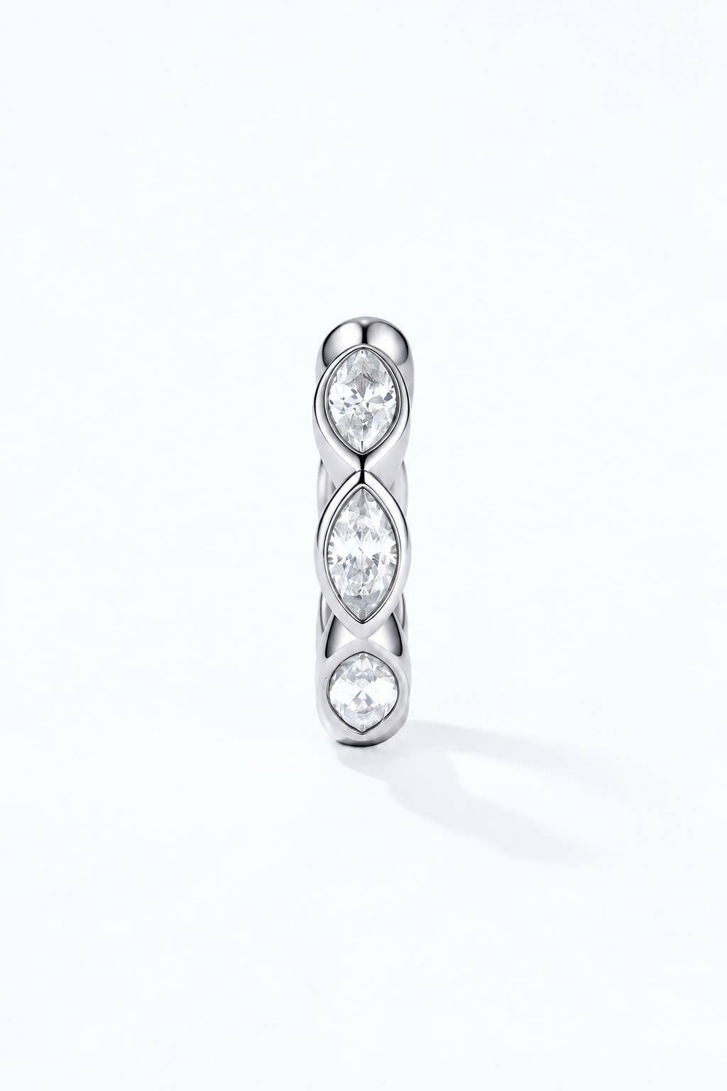Earcuff serti zircons marquises en acier inoxydable 124AQ831