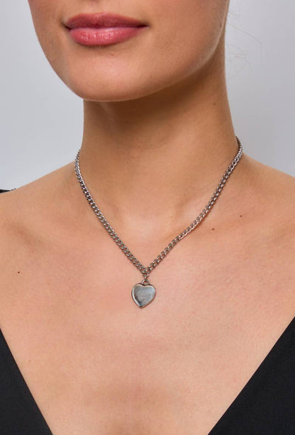 Collier épais avec cœur en acier inoxydable 224RX11