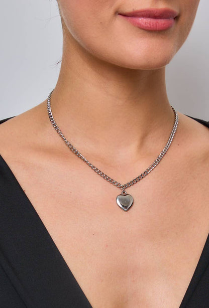 Collier épais avec cœur en acier inoxydable 224RX11