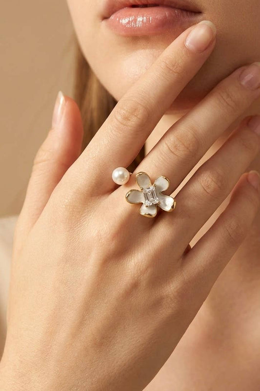 Bague fleur émaillée et perle en acier inoxydable 424AQ367