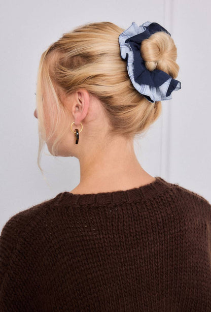 FQ76 Striped Scrunchie