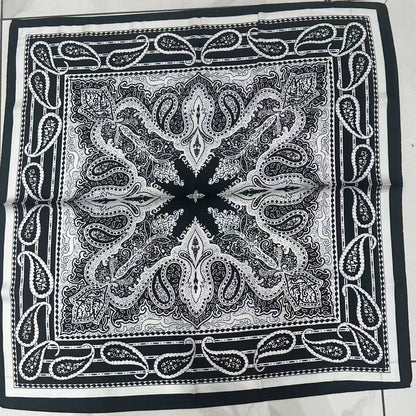 Foulard à motif 70x70 cm FL35