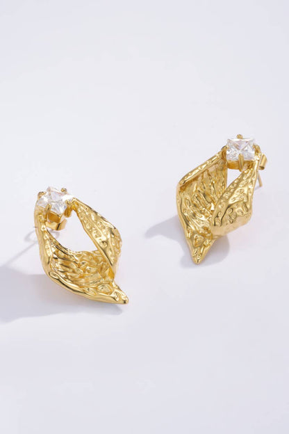 Textured earrings with pearl 124AQ130