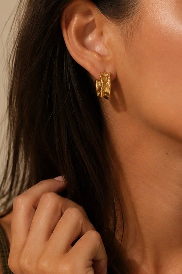 Boucles d’oreilles créoles texturées en acier 124AQ788