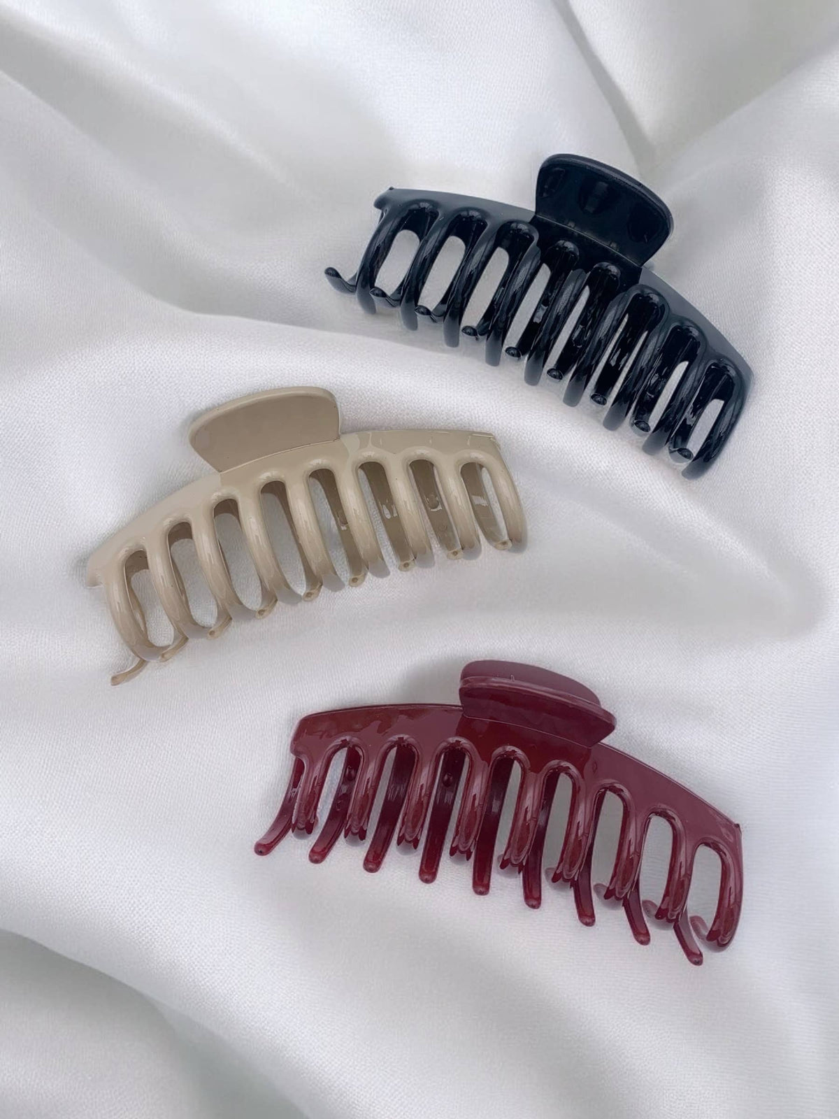QG03 Varnished hair clip