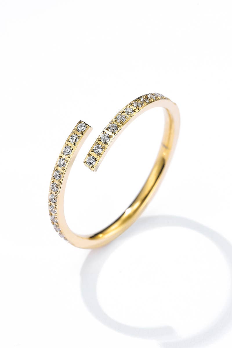 Bague enlacée strassée en acier inoxydable 424AQ133