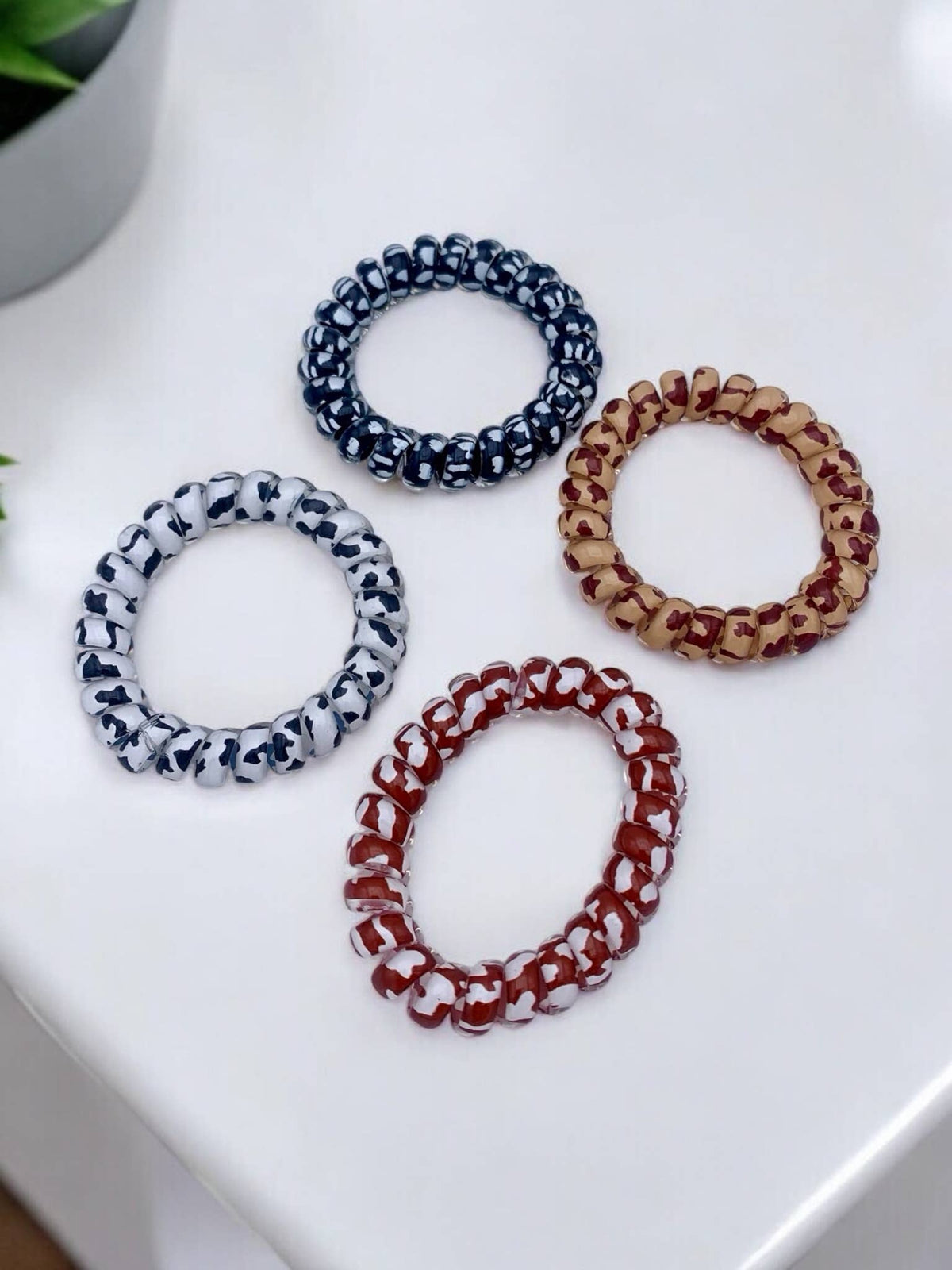 JD03 spotted spiral hair coil