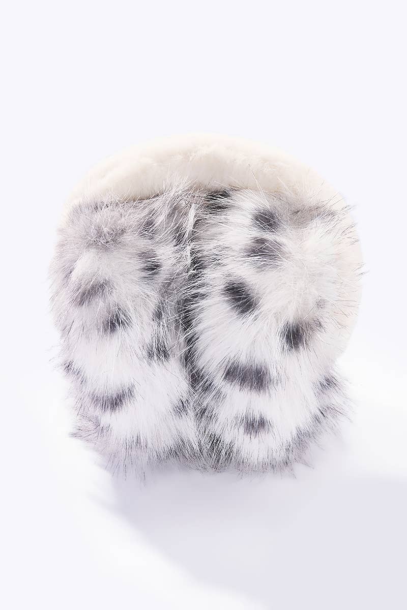 CC06 Faux fur leopard print earmuffs