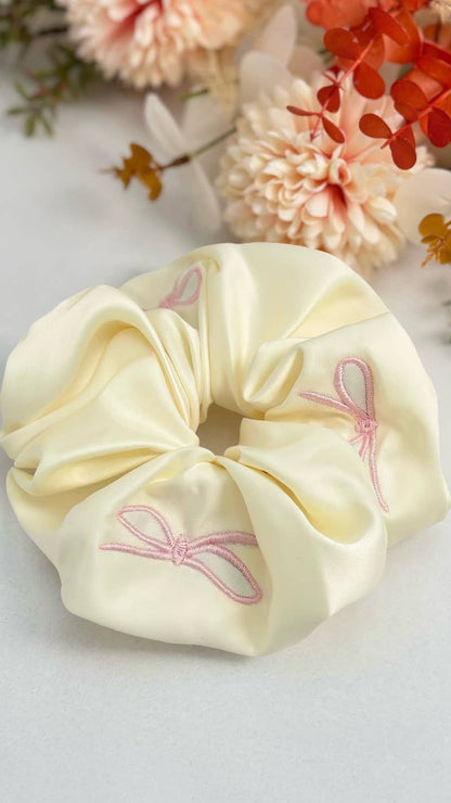 Satin scrunchie with embroidered bow 15cm FQ61