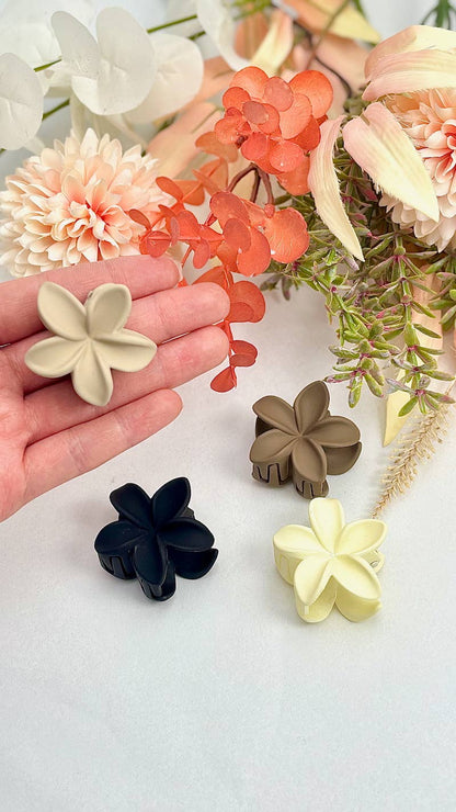 4cm flower mini hair clip YH36