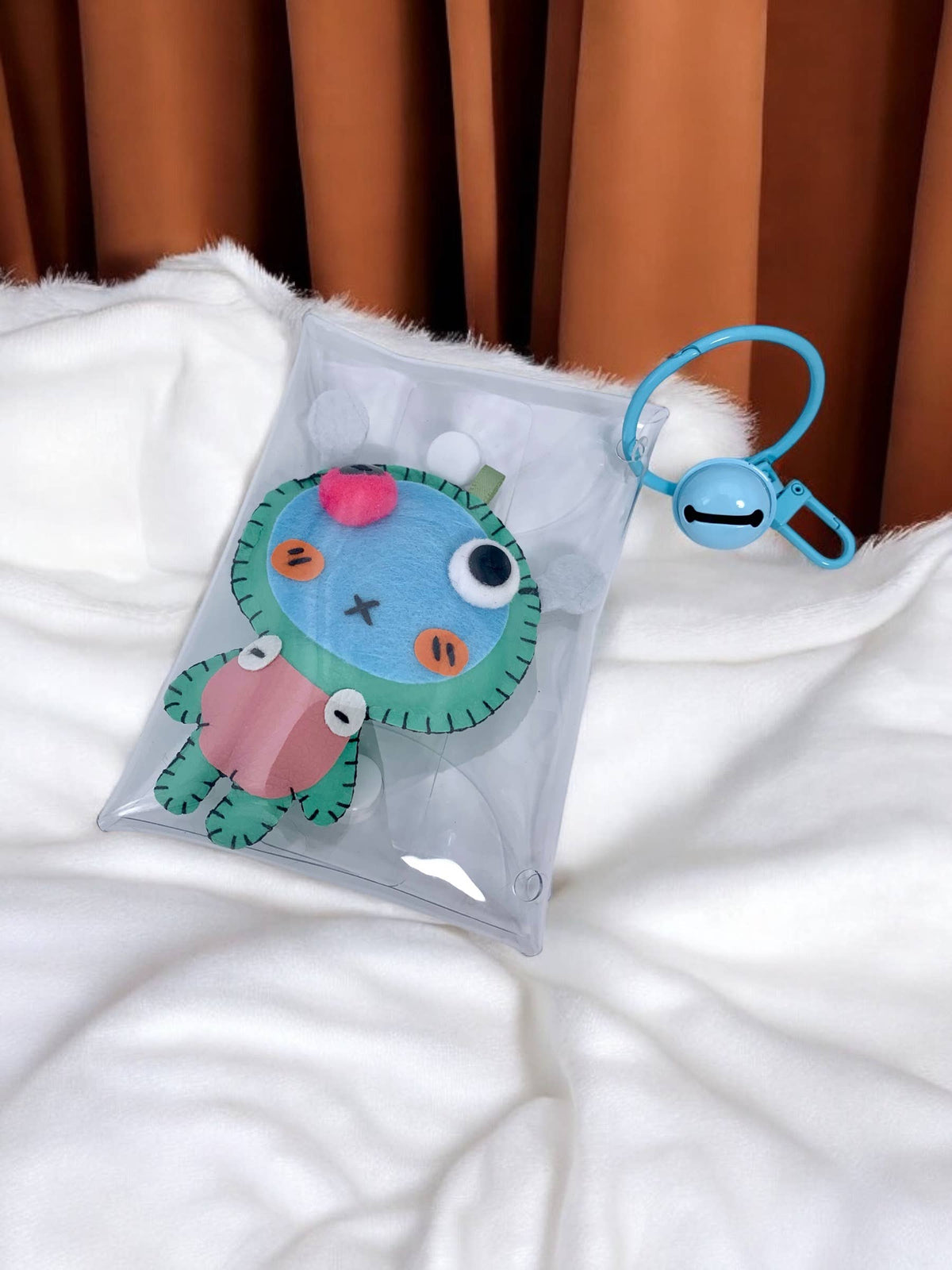 Porte-clé peluche avec clochette JSG36